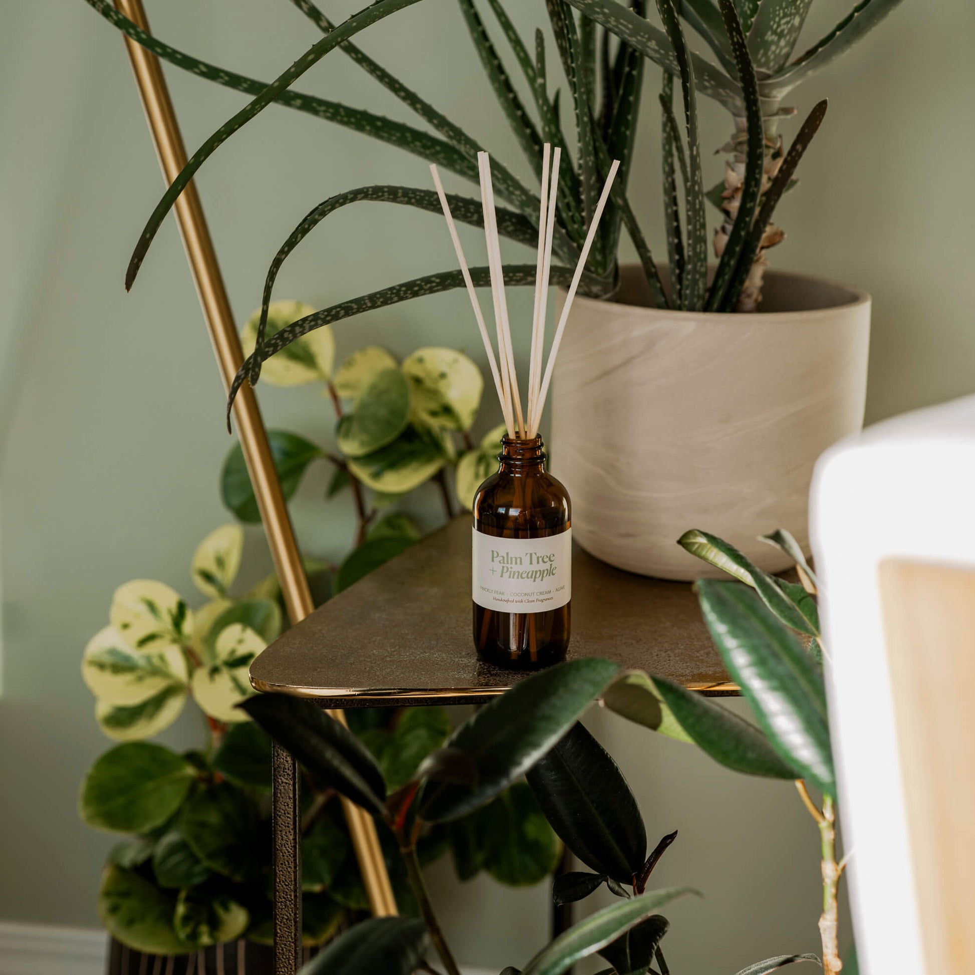 Palm Tree + Pineapple Reed Diffuser - Chic Chaos Home