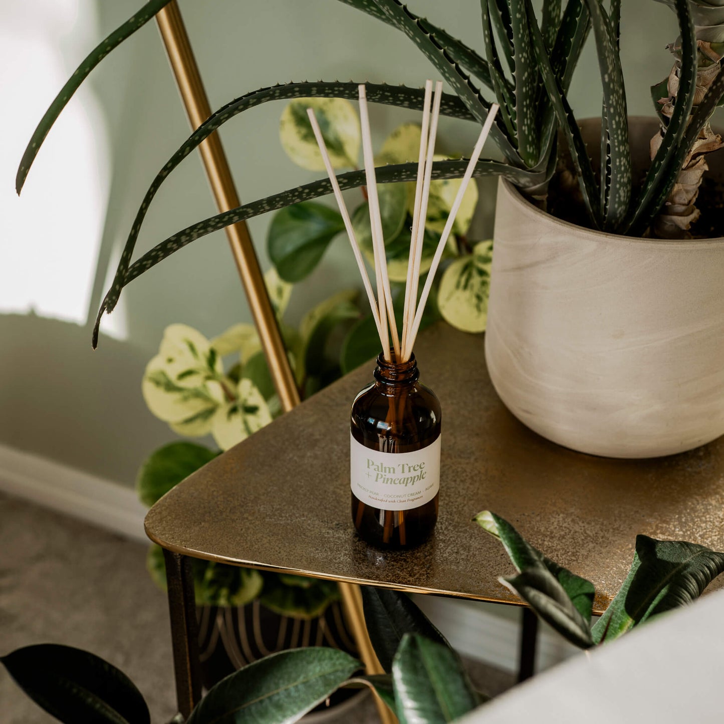 Palm Tree + Pineapple Reed Diffuser - Chic Chaos Home